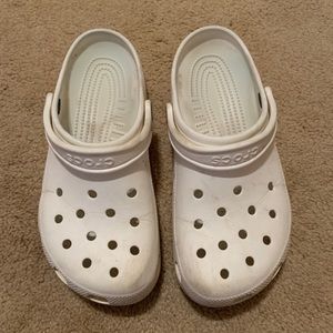 WHITE CROCS